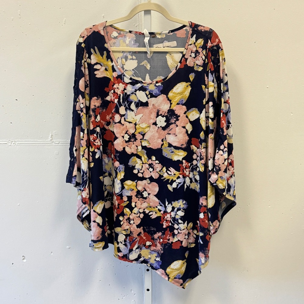 NY Collection Woman 3X Floral Asymmetrical Handkerchief Hem Top Crochet Sleeve